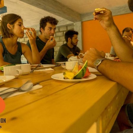Bunk Station Hostel เอลลา ภายนอก รูปภาพ