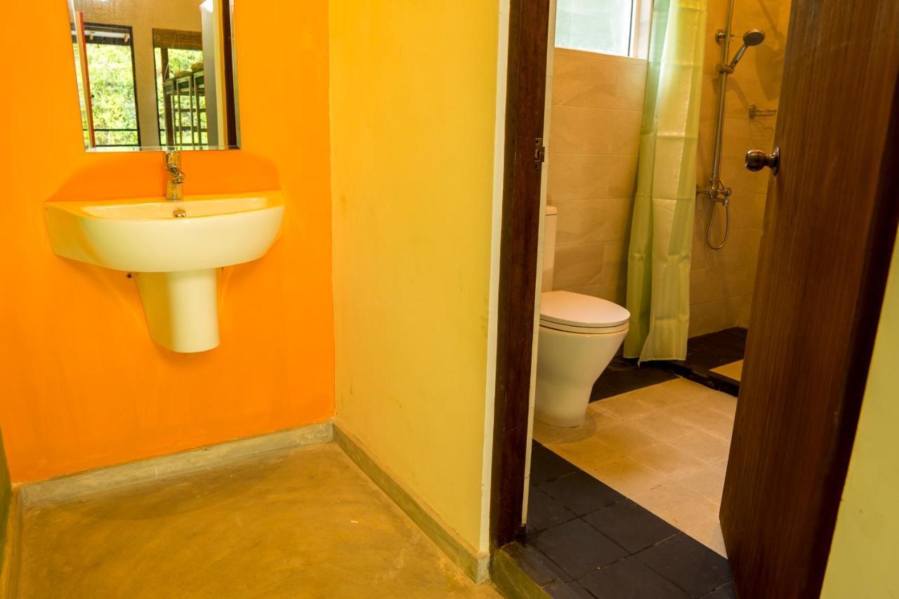 Bunk Station Hostel เอลลา ภายนอก รูปภาพ