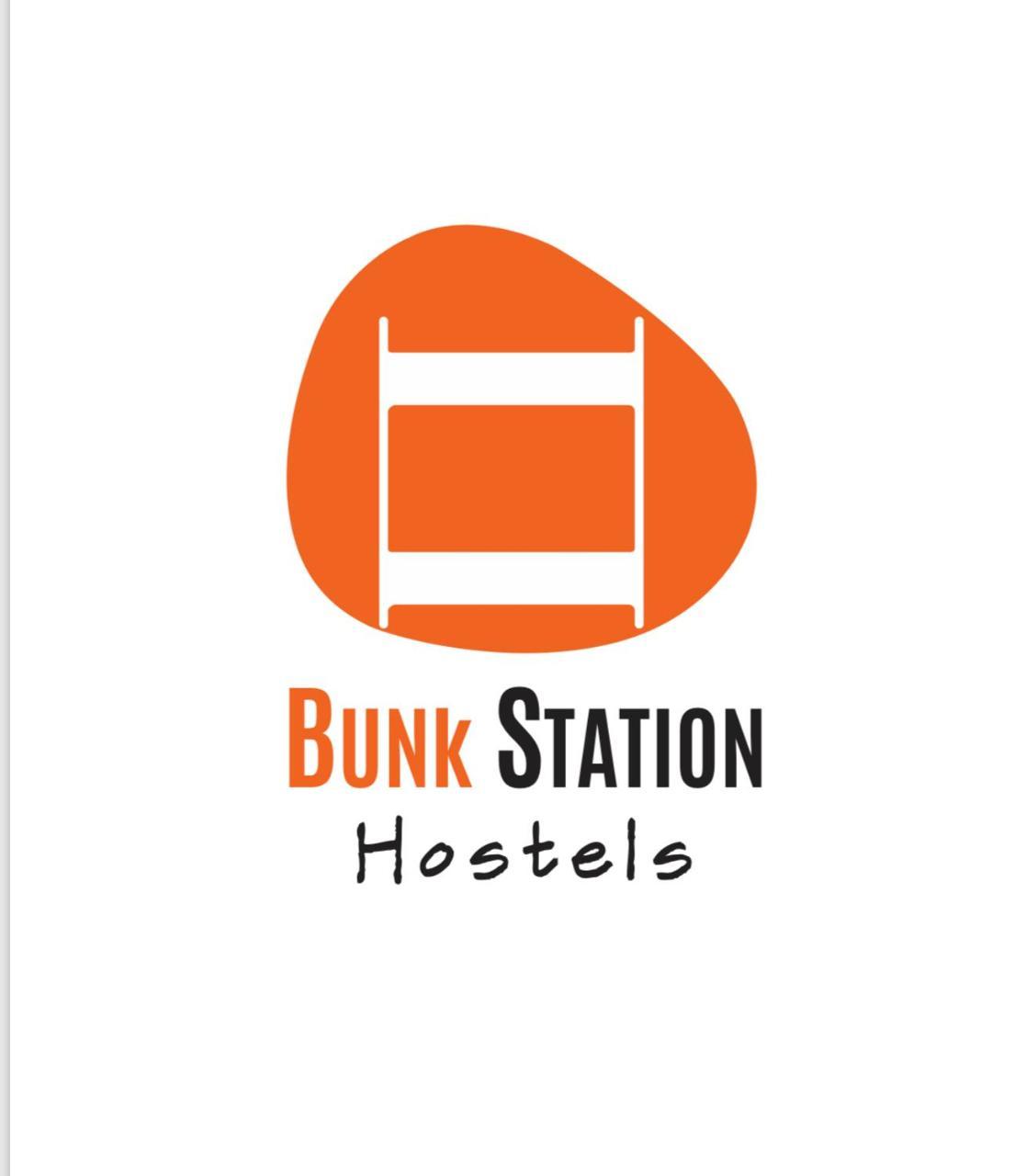 Bunk Station Hostel เอลลา ภายนอก รูปภาพ