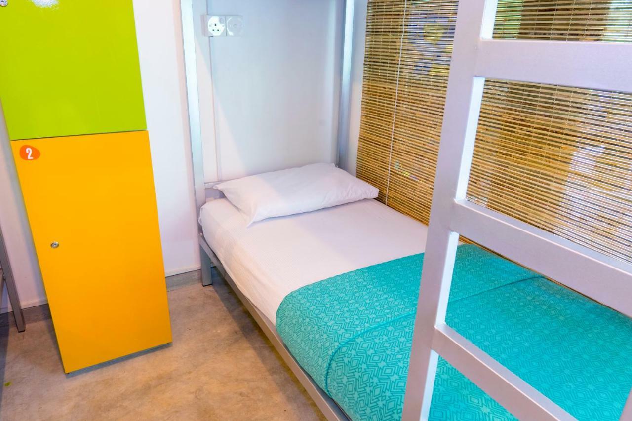 Bunk Station Hostel เอลลา ภายนอก รูปภาพ