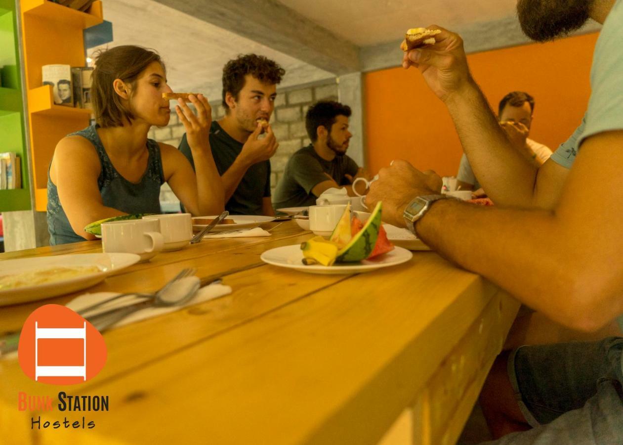 Bunk Station Hostel เอลลา ภายนอก รูปภาพ
